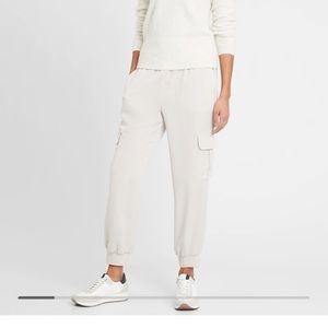 White Banana Republic Satin Cargo Jogger- Large